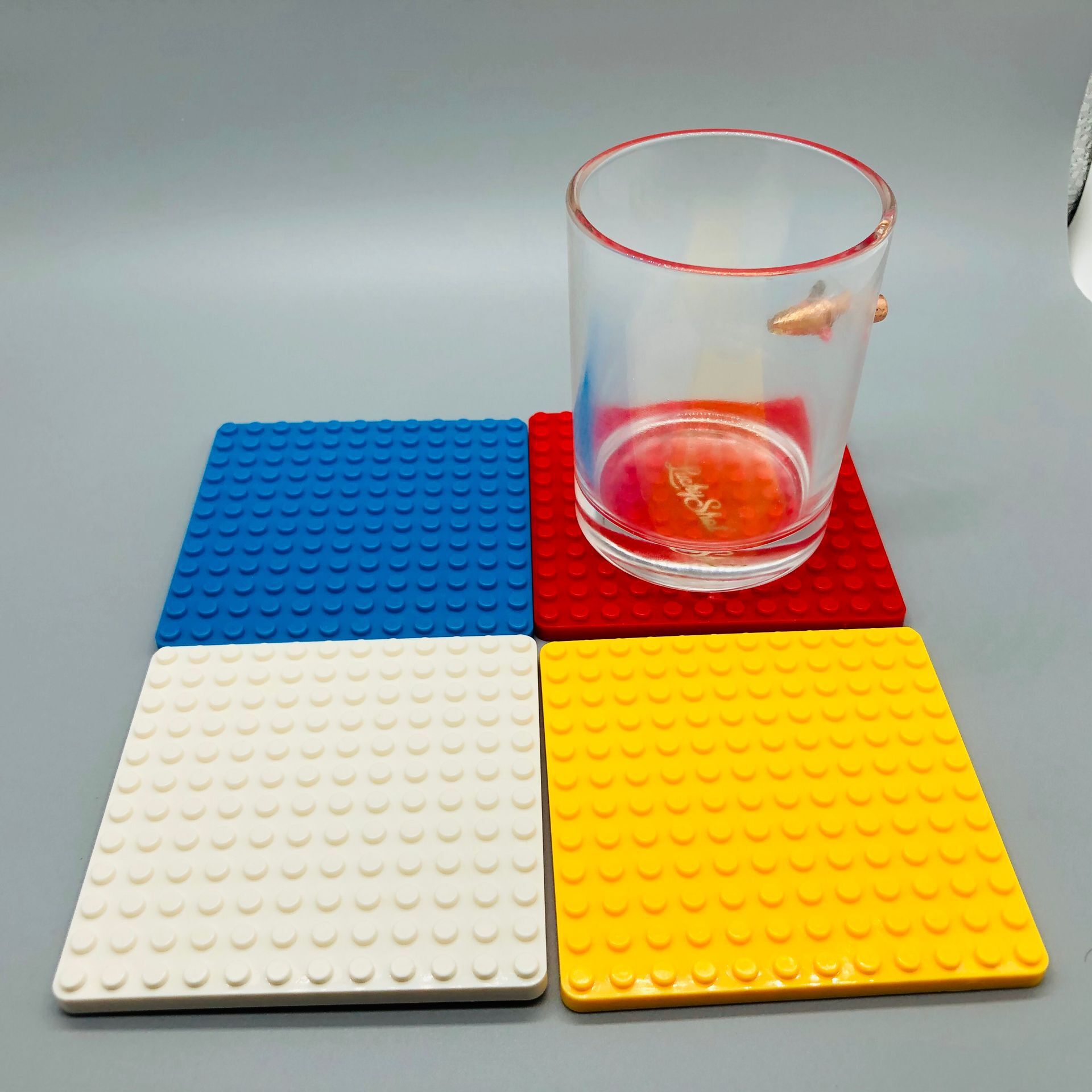 Construcción de la montaña rusa del bloque de construcción 4 pedazos del-onbrickcoasterset