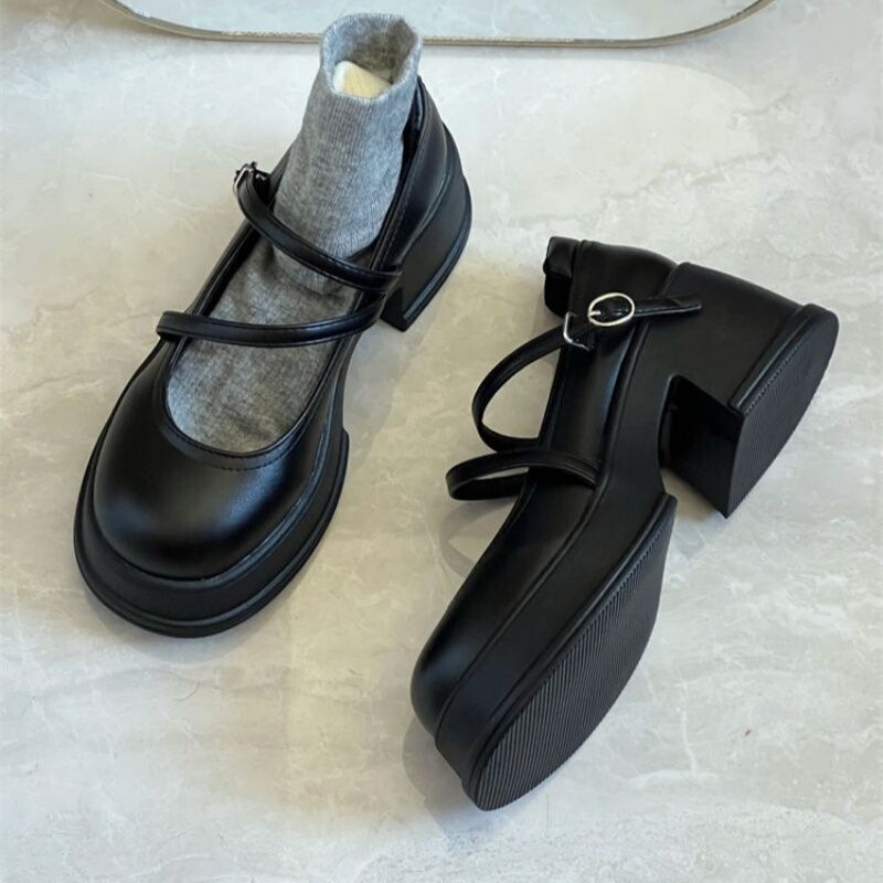 Women's slip-on shoes, versatile new style for spring and autumn, with a round toe, suitable for pairing with skirts, slimming, college style, small leather shoes with thick soles
