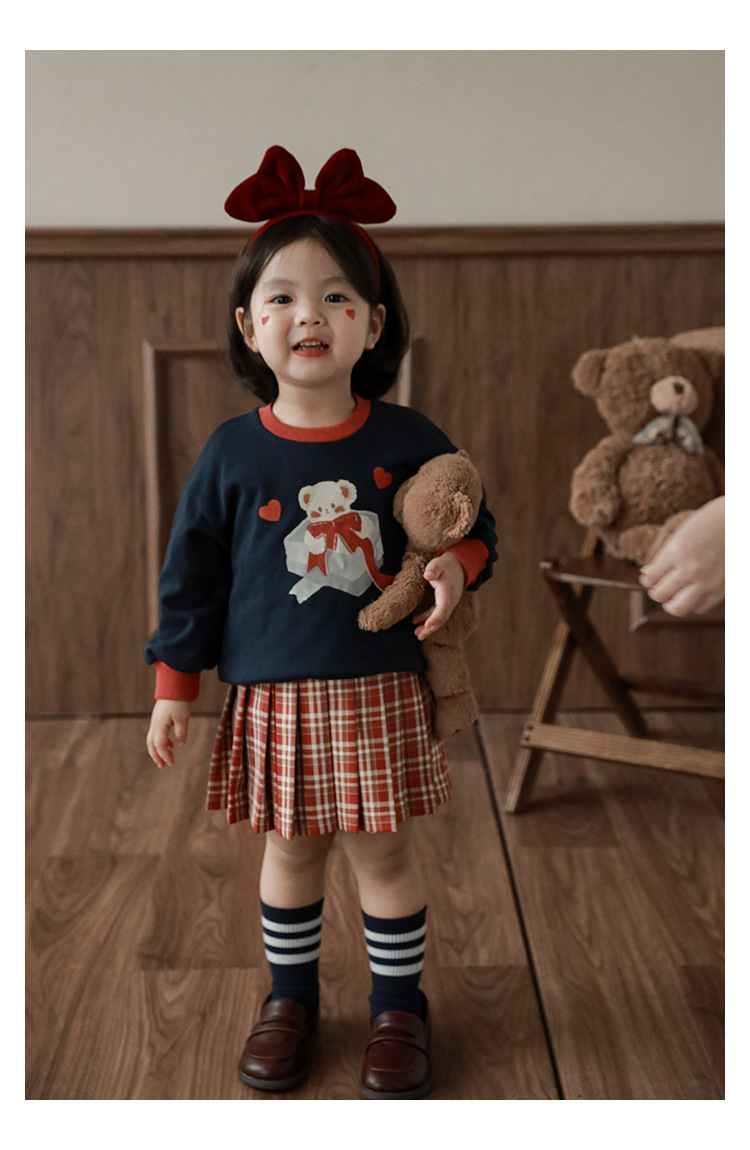 Qiu Duomeng Girls' Cartoon Little Bear Sweater Checkered Set 2024 New Spring and Autumn Children's Top Half Skirt_voghion.com