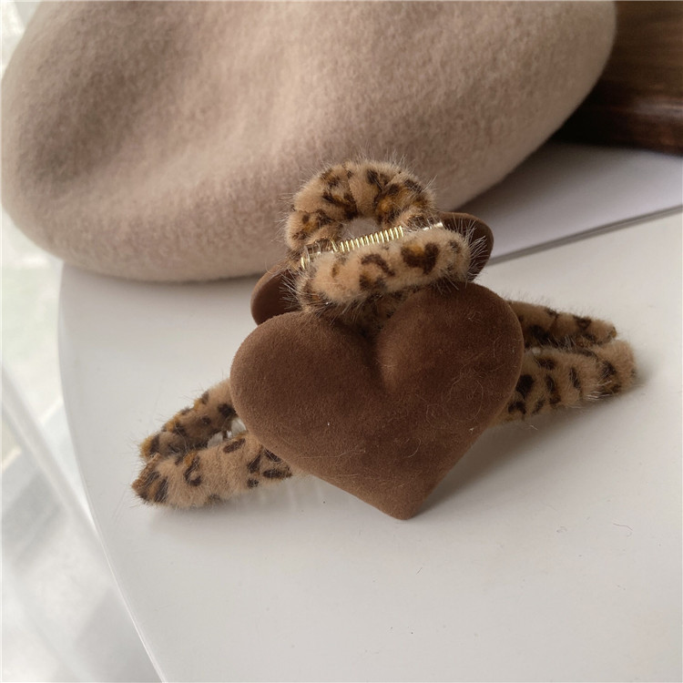 Plush Material Women's Sweet Heart Shape Leopard Plush Hair Claws