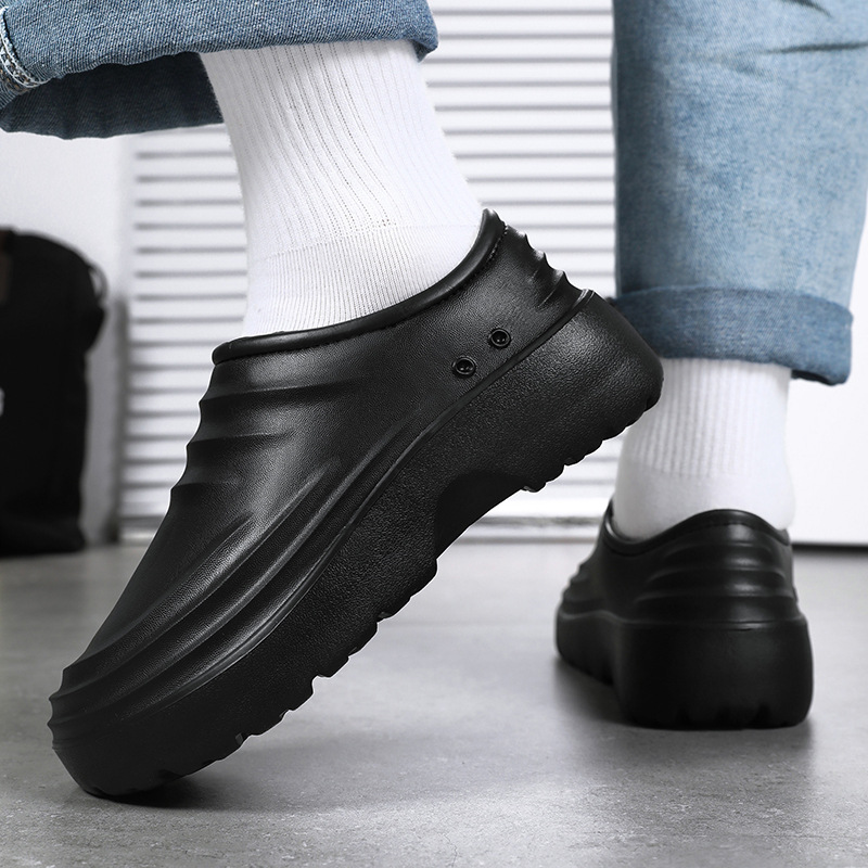 Zapatillas de algodón para hombres invierno 2024 nuevo tipo de terciopelo calentador y grueso para el hogar interior a prueba de salpicaduras zapatos de algodón para hombres