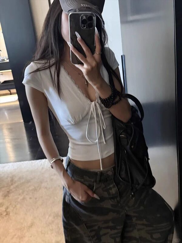 【210克40支纯棉】夏季新款修身设计感绑带蕾丝拼接V领短袖T恤女|undefined