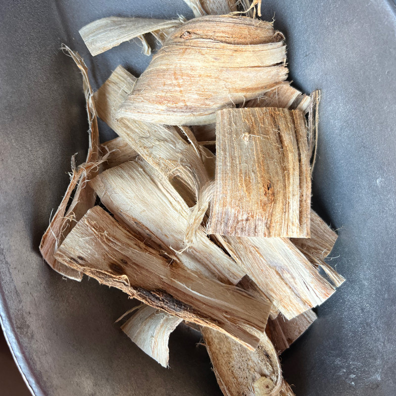 Elm Bark Yu Bai Pi Dried Chinese Herbal Slices 500g Natural Thickening Agent for Decoctions and Culinary Use key features