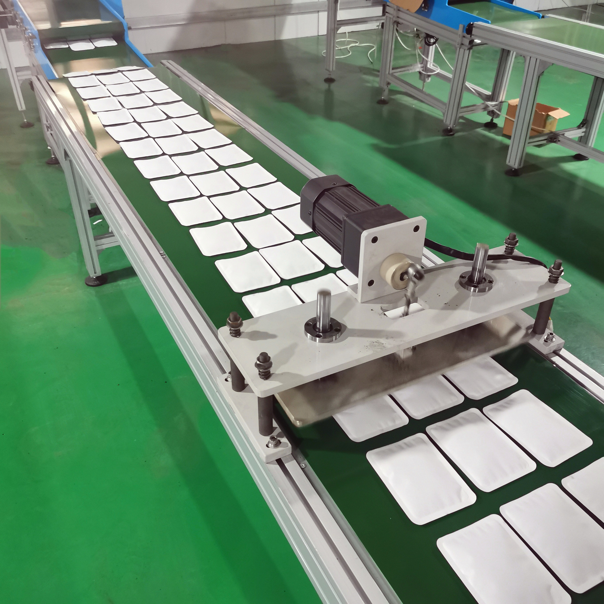 11574283705_270100248    7