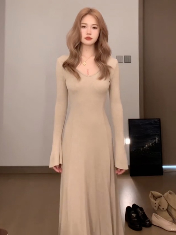 打底内搭针织连衣裙女早秋装2025新款感修身显瘦法式冬季长裙|undefined
