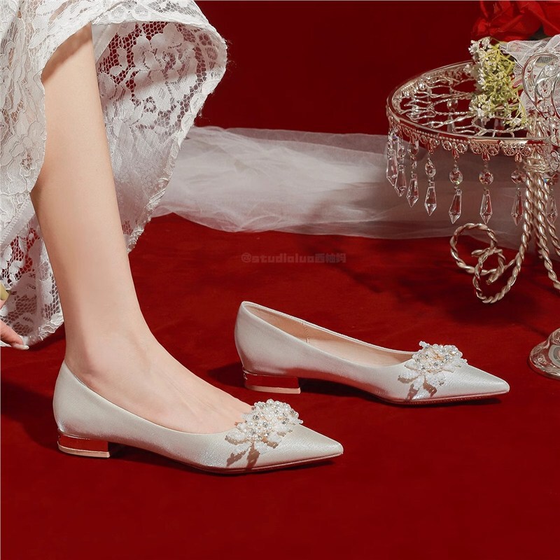 Flat Bridal Shoes for Women 2025 Spring & Fall Hexiu Wedding Dress Two-Wear Low-Heeled Wedding Pearl Silk Maternity Wedding Shoes Flat Bridal Shoes for Women 2025 Spring & Fall Hexiu Wedding Dress Two-Wear Low-Heeled Wedding Pearl Silk Maternity Wedding Shoes
