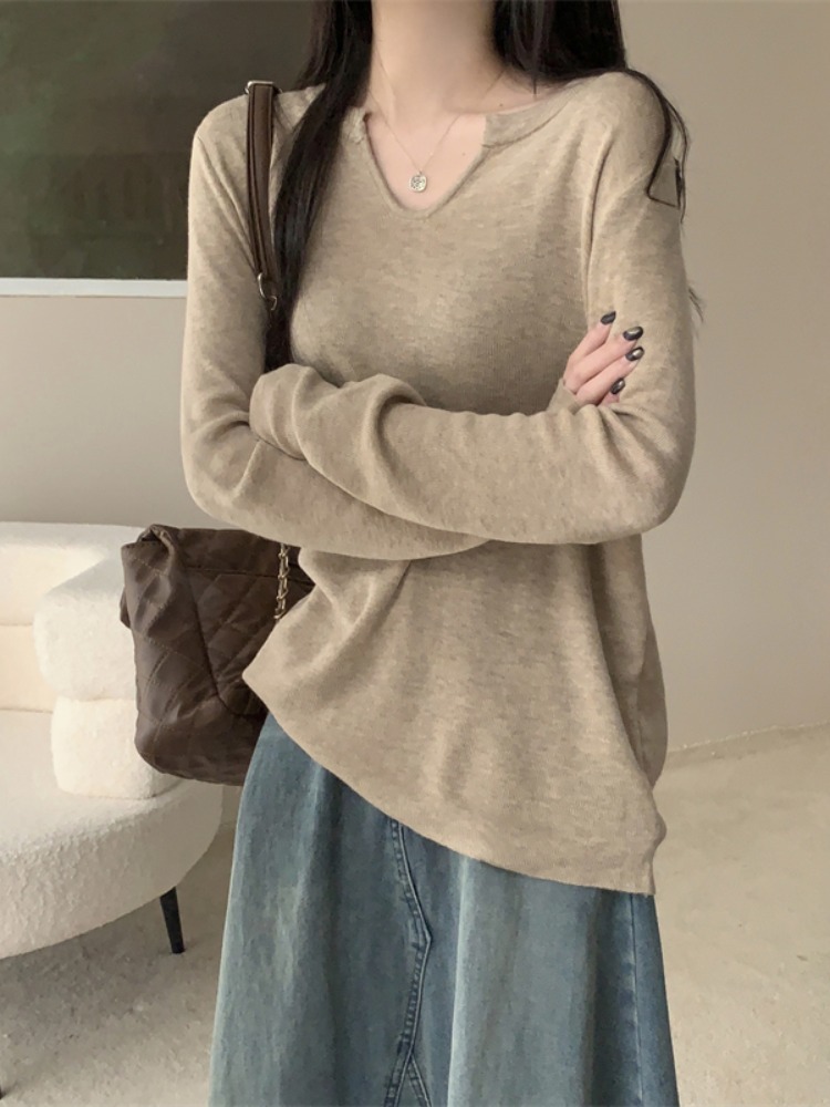 2025 Autumn New V-Neck Knit Long Sleeve T-Shirt for Women, Loose Fit, Slimming Base Shirt, Versatile Student Top, Trendy