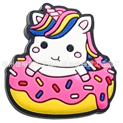 Invierno nuevo colorido unicornio serie agujero Zapatos flor Polaroid Arco Iris pony accesorios para niños transfronteriza en stock