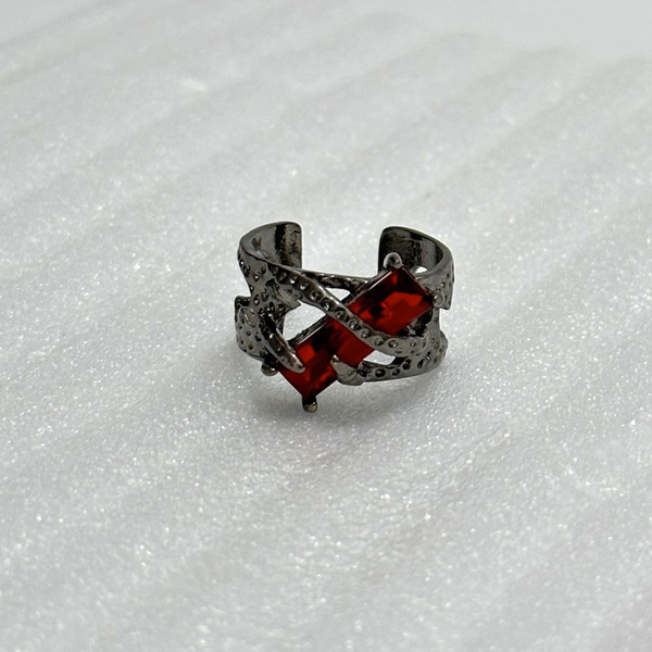 Red geometric one size fashionable ring with zircon