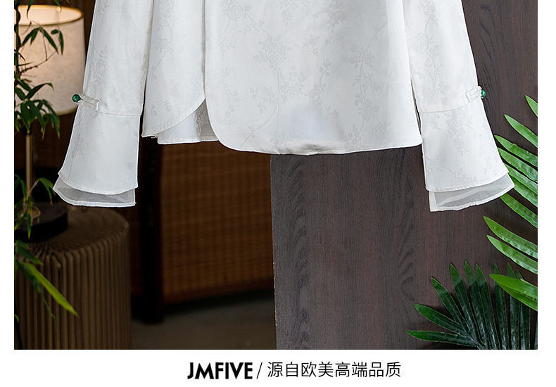 新品Silky jacquard blouseエクリュ Bluelea Silky Jacquard Blouse エクリュ新品未使用