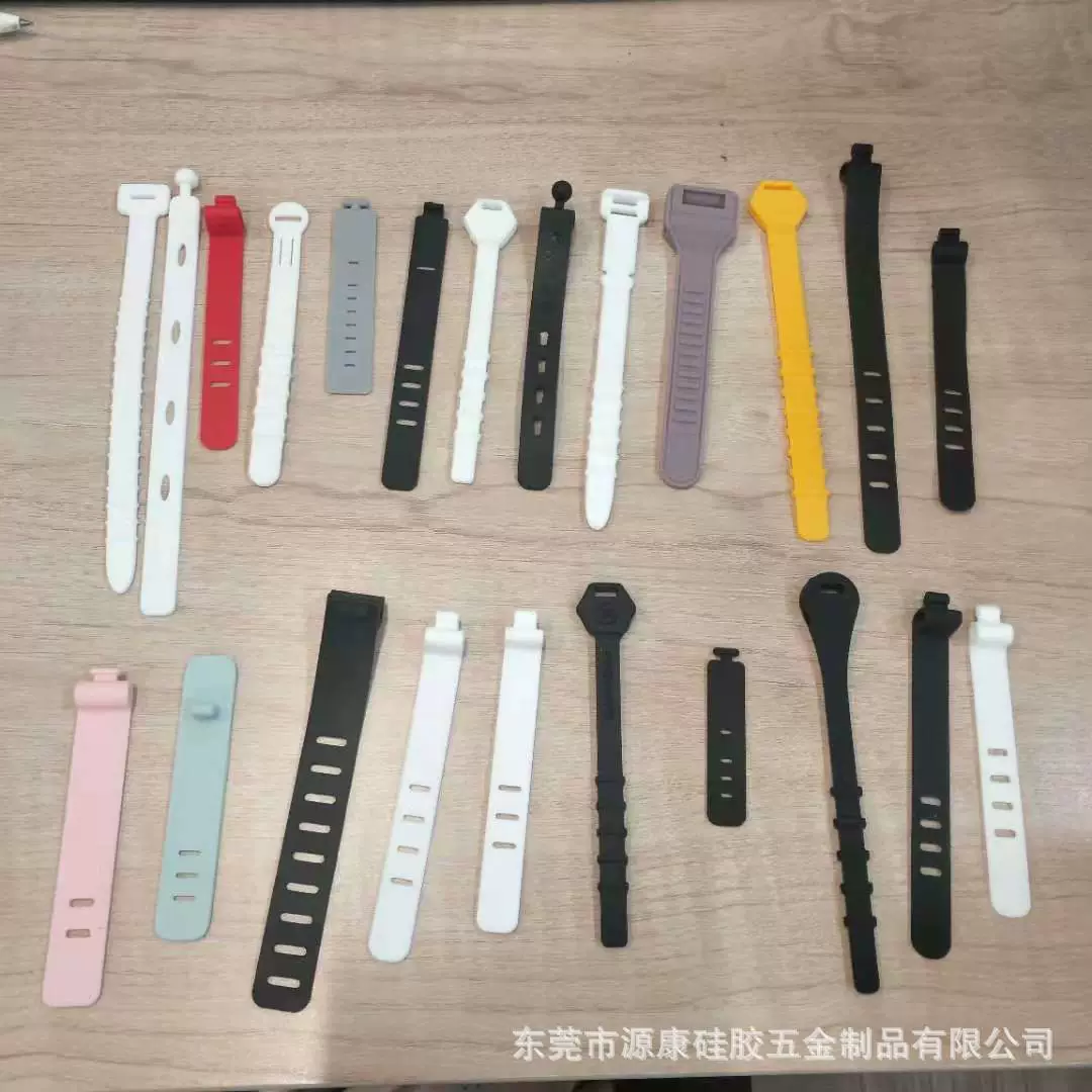 Многофункциональный органайзер для кабелей (данных, сетевых, зарядных, для наушников) с силиконовым ремешком-фиксатором для предотвращения потери.