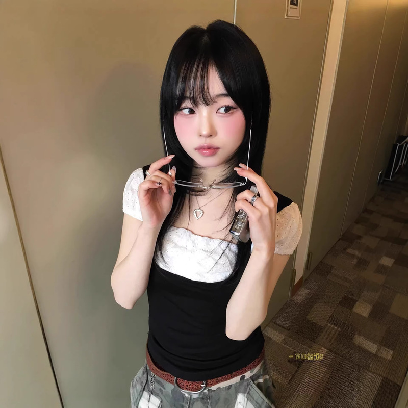 Sweet and Cool Square-Neck Lace Puff Sleeve Patchwork Short-Sleeve T-Shirt, Pure Desire Style, Slim-Fit Black Short Top for Summer Sweet and Cool Square-Neck Lace Puff Sleeve Patchwork Short-Sleeve T-Shirt, Pure Desire Style, Slim-Fit Black Short Top for Summer