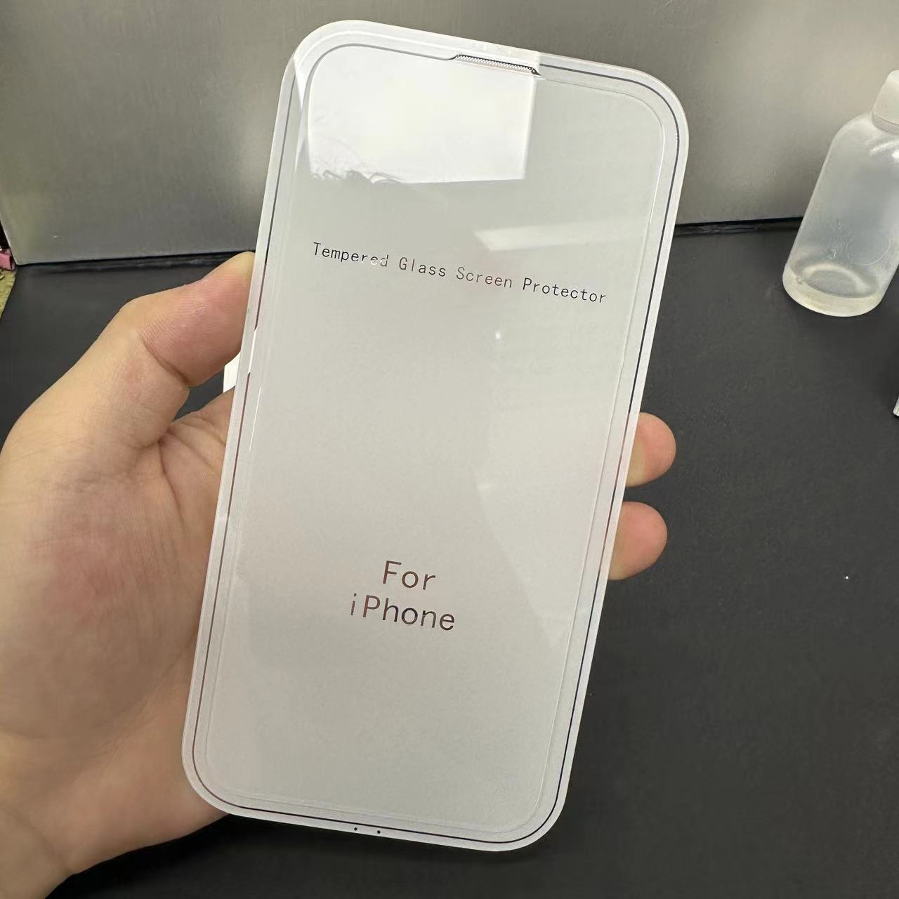 Aplicable a Apple 15 peep-prueba de película templada pantalla completa sin borde negro versión completa cubierta completa con red