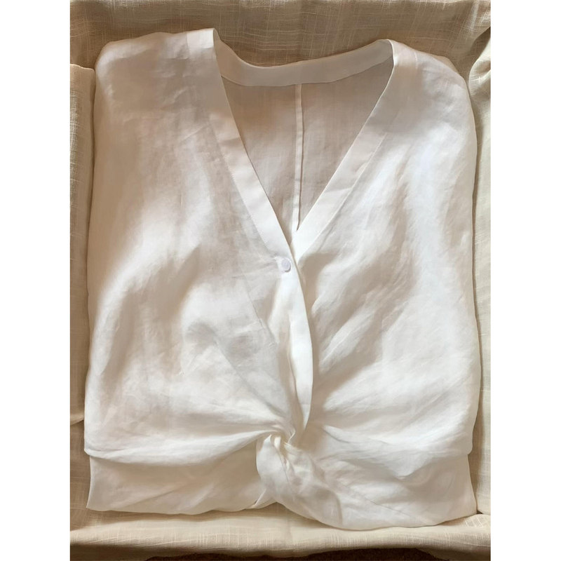 Highly Recommended! White Ramie Shirt with Twist Design for Women, New Spring/Summer Style, Relaxed Fit, Loose and Breathable Top