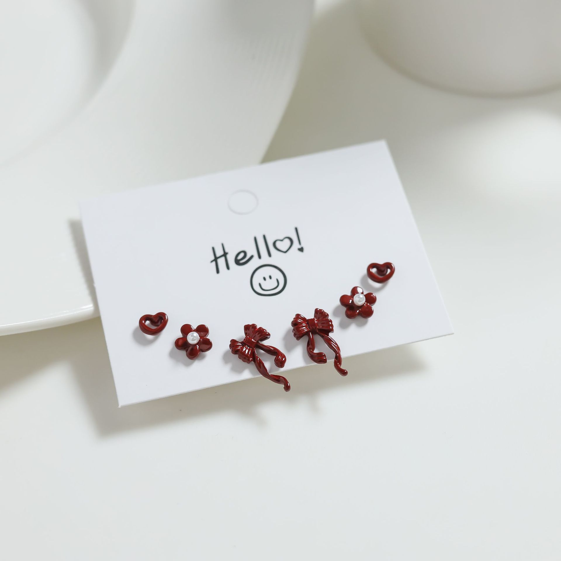 Juego de pendientes de aguja plateados, sencillos y compactos para mujer, pendientes geométricos en forma de corazón, bonitos, dulces y versátiles, venta al por mayor para puestos de mercado