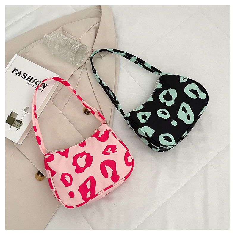 Women's Small Cloth Leopard Streetwear Zipper Underarm Bag display picture 22