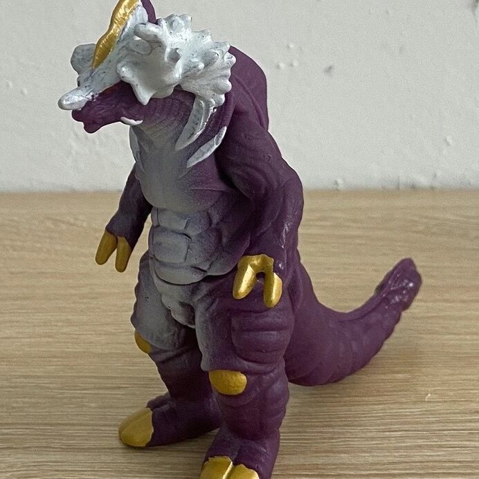 小さなモンスターウルトラマン卸売露店のおもちゃはすべて 10cm ～ 13cm 歳の男の子と子供向けのモンスターおもちゃです|undefined