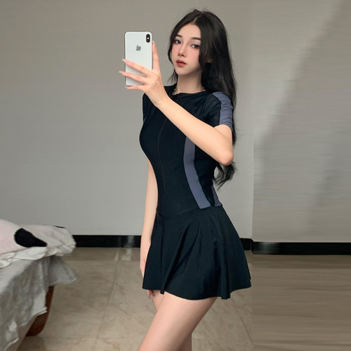 One-piece swimsuit for women, conservative swimwear, hot spring sports style swimming pool special sexy cover-up and slimming student boxer briefs