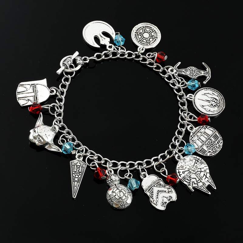 Star Wars themed pendant bracelet, zinc alloy electroplated color-retaining movie and TV merchandise wholesale Star Wars themed pendant bracelet, zinc alloy electroplated color-retaining movie and TV merchandise wholesale