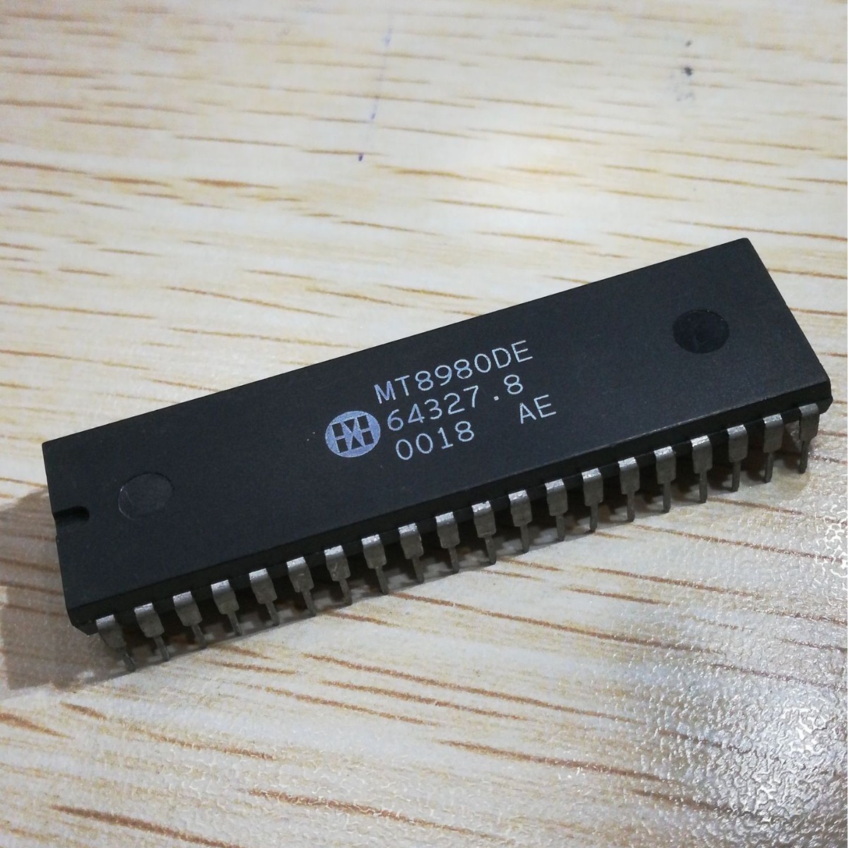 MT8980DE 集成电路IC芯片电子元器件集成块直插DIP40