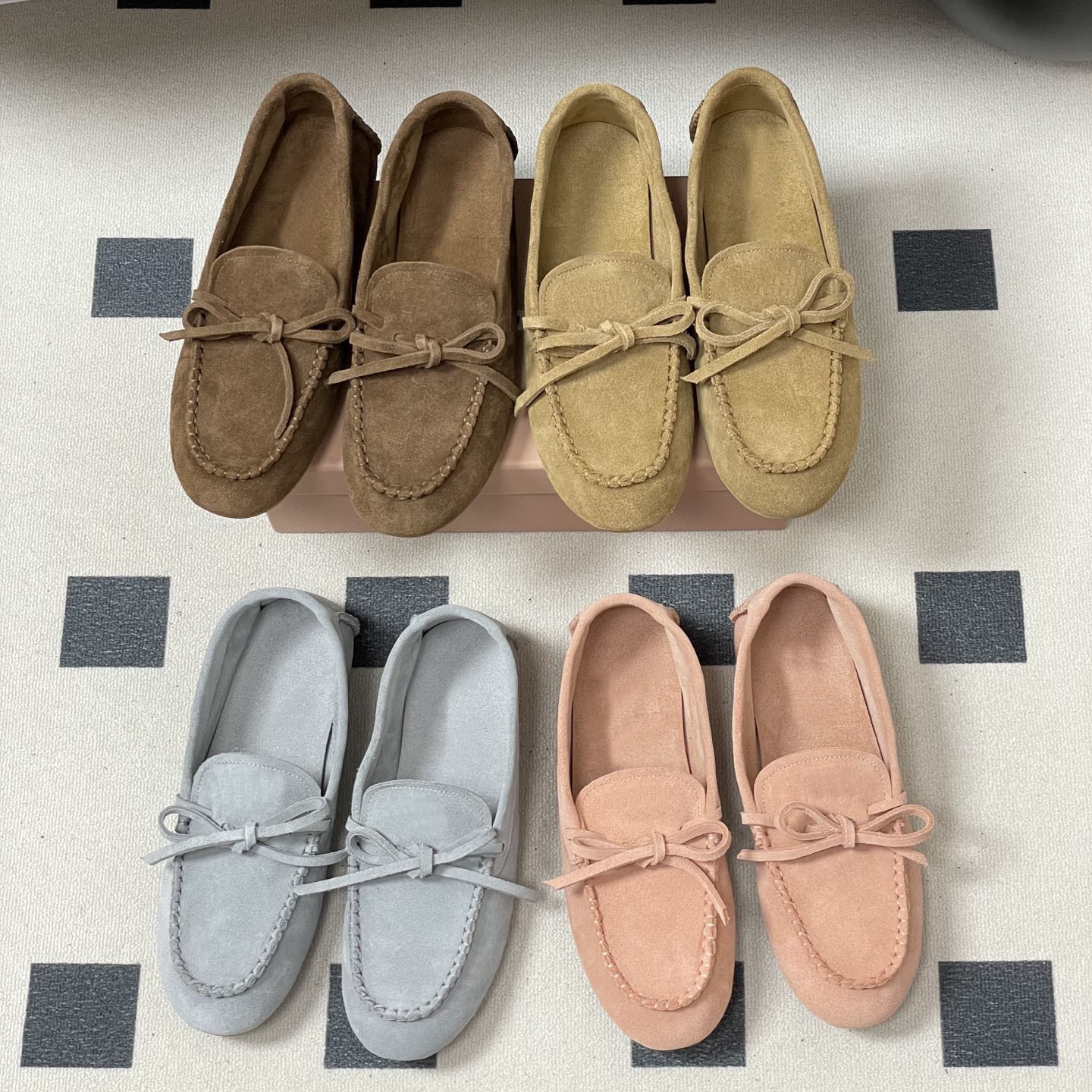 Universal comfortable ultra-soft “mom shoes” flat with bow for…