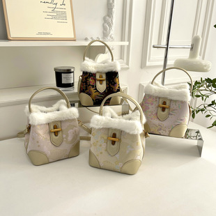 ����ʽ���\�����Ů2026�¿�r�аٴ�б�������μ�ˮͰ��