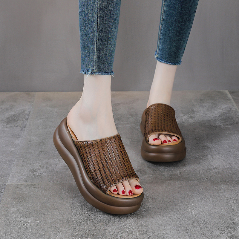 Dép sandal nữ quai chữ V đế dày da bò thật mềm chống trượt — màu nâu