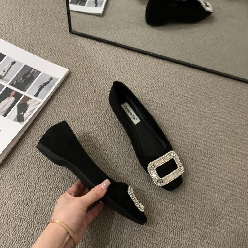 Zapatos franceses de talón grueso zapatos de mujer de diamante 2026 nuevo negro cuadrado temperamento plano zapatos de trabajo zapatos de viaje