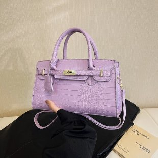 Solo lo mejor es digno de sus hombros.