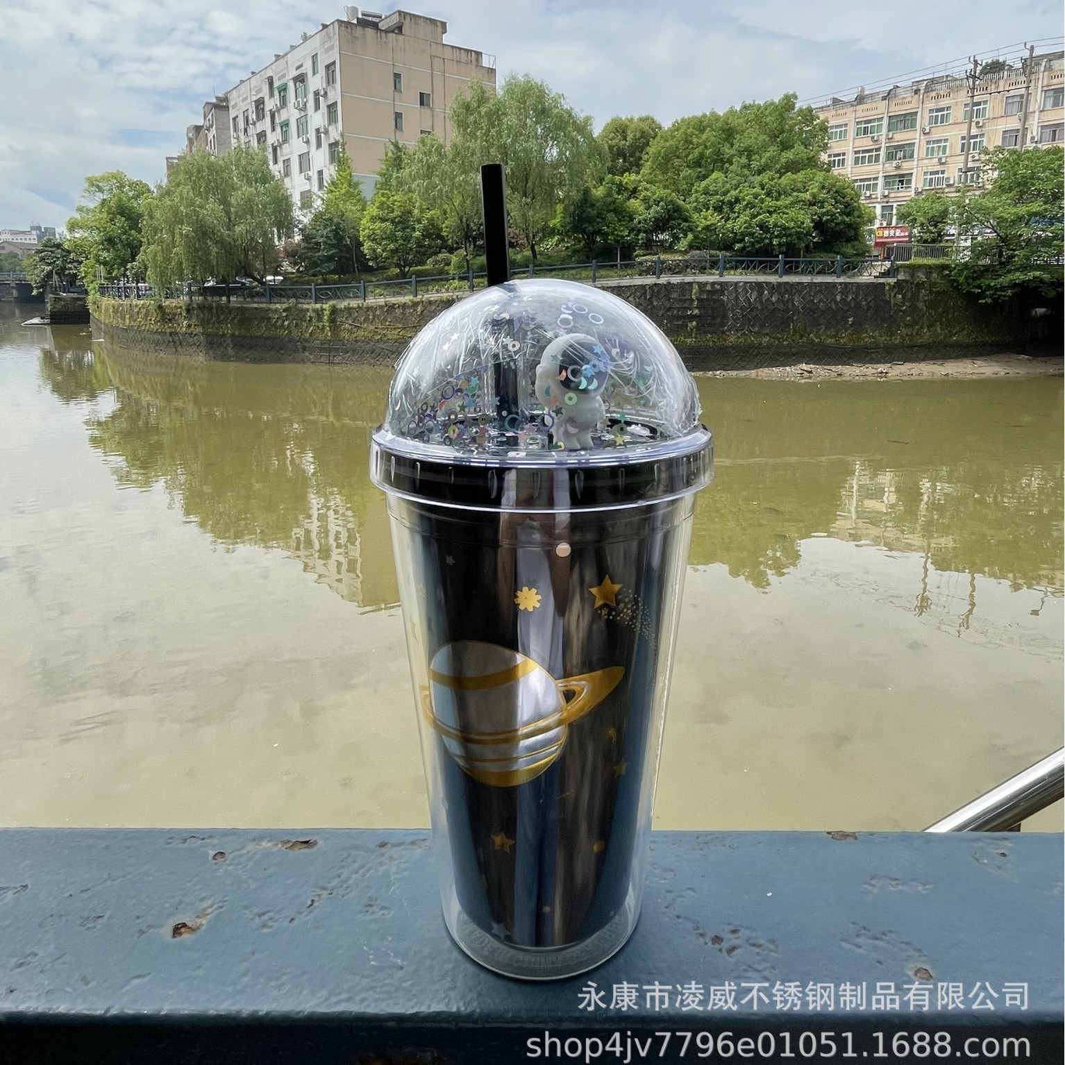Taza de paja de plástico corazón femenino lindo taza de paja simple 450ml taza de bebida nueva historieta astronauta mujer S taza de agua
