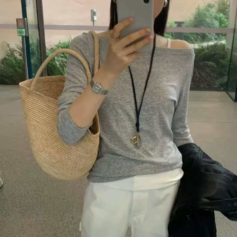 现货2026春季新韩国东大门OU*CE纯色简约显瘦一字领长袖T恤上衣女