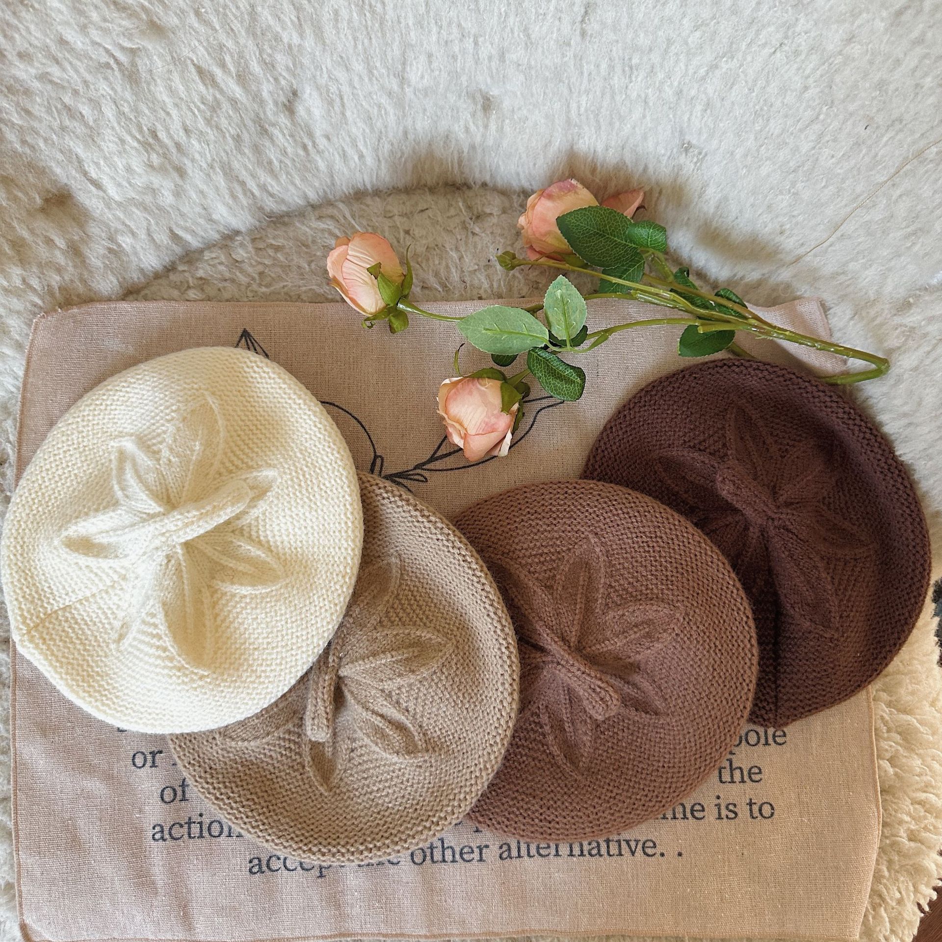 Sugar Pear ropa infantil para niñas sombrero 2024 otoño y invierno nuevo estilo para niños lana de color sólido boina bebé pintor de punto sombrero image 1