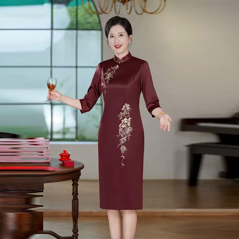 小个子旗袍敬酒服喜婆婆婚宴装2025新款礼服妈妈酒红色中长袖绣花