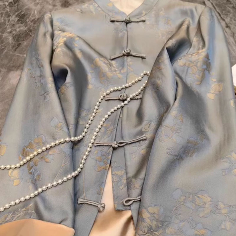 Women's Clothing suits fashionable and stylish age reducing half length skirt two piece suit_voghion.com