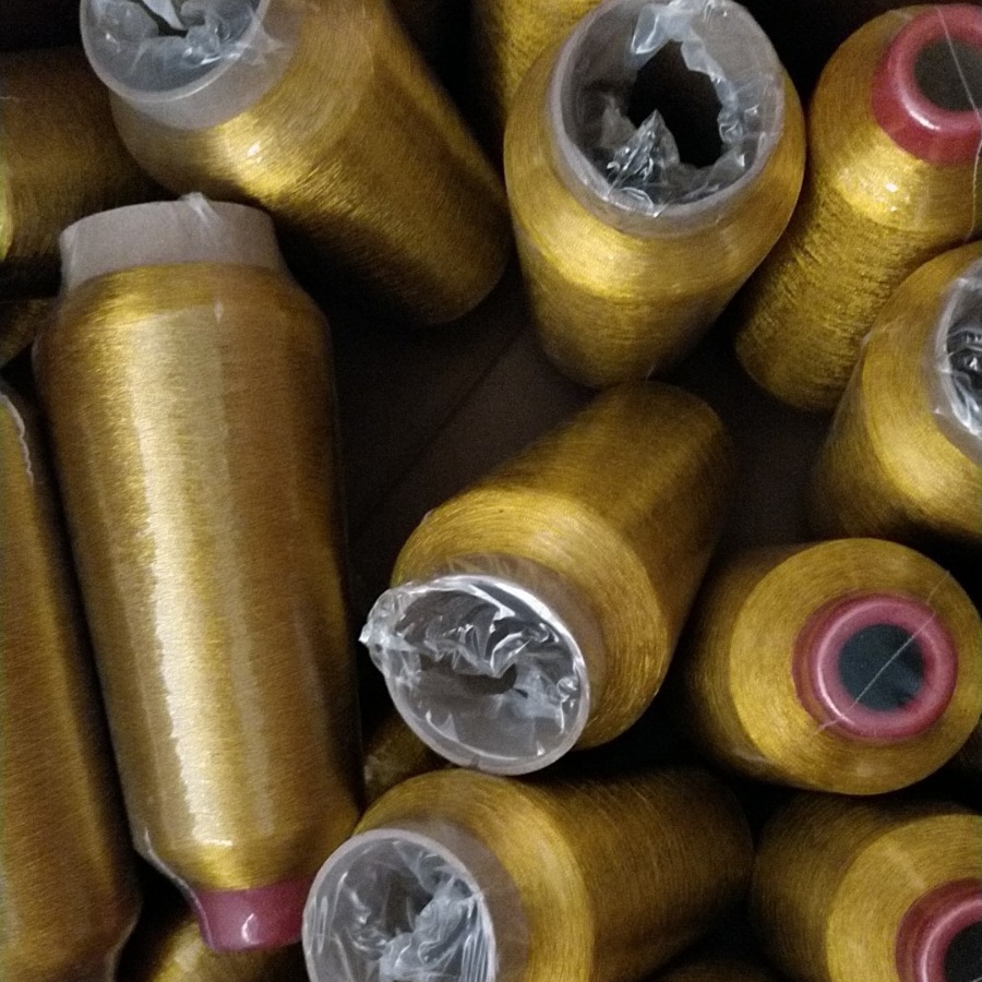 金银铝箔纸裁切成细的扁丝编织金银带金银丝加捻涤纶丝包覆纱线