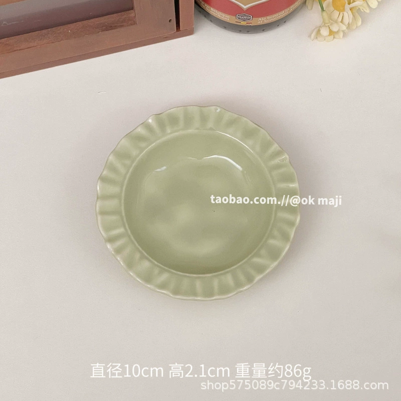 Dinner plate, cream ceramic, lace‑edge tableware, milky white or milk green