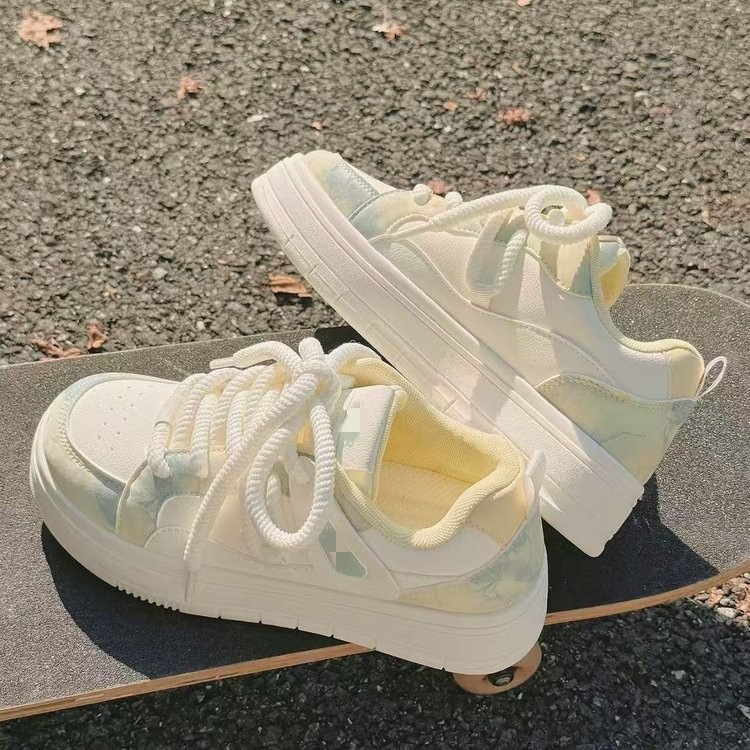 Zapatos blancos de suela gruesa para mujeres 2026 zapatos de skate de primavera y verano nuevos zapatos de pan casuales de estudiantes ligeros para mujeres