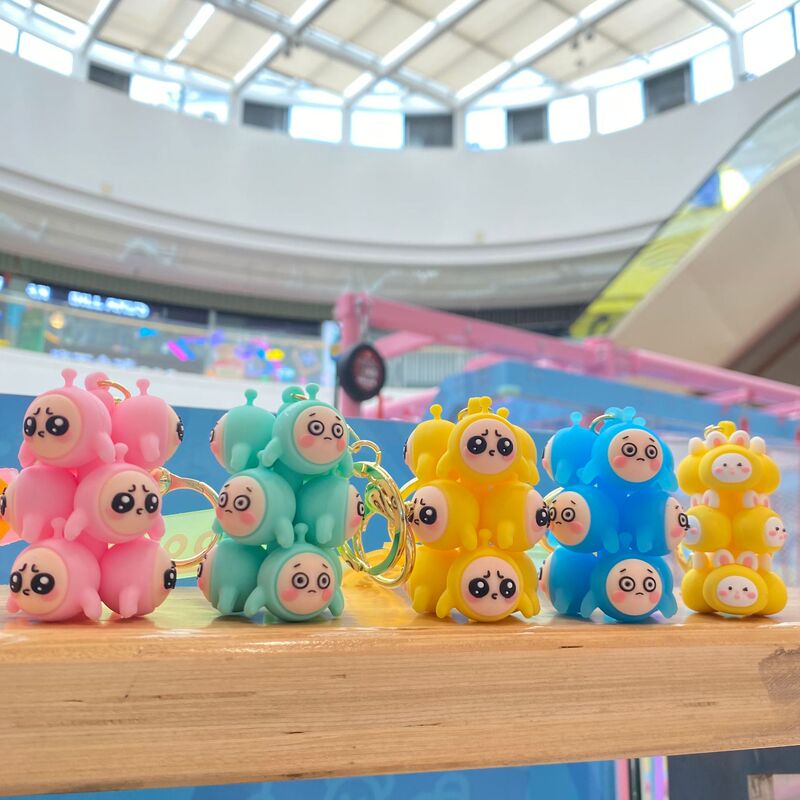 50 Genuine Cute Pet Stacking Music Keychain Doll School Bag Pendant Car Hanging Doll Machine Small Gift Wholesale