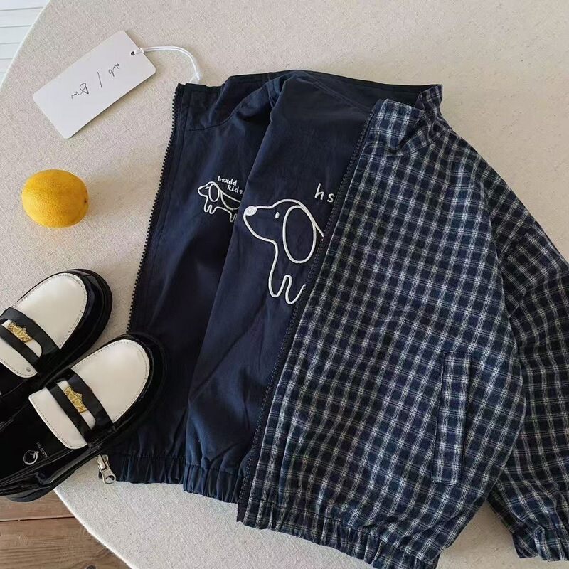 Korean-style children's reversible jacket, new autumn stand-up collar plaid windproof coat for boys and girls Korean-style children's reversible jacket, new autumn stand-up collar plaid windproof coat for boys and girls