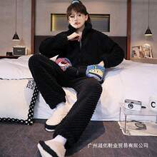 ɺ���q˯��Ů���ļ��ӽq�ļ��W��Ůʿ����m�q�Ӵ�a�Ҿӷ����b