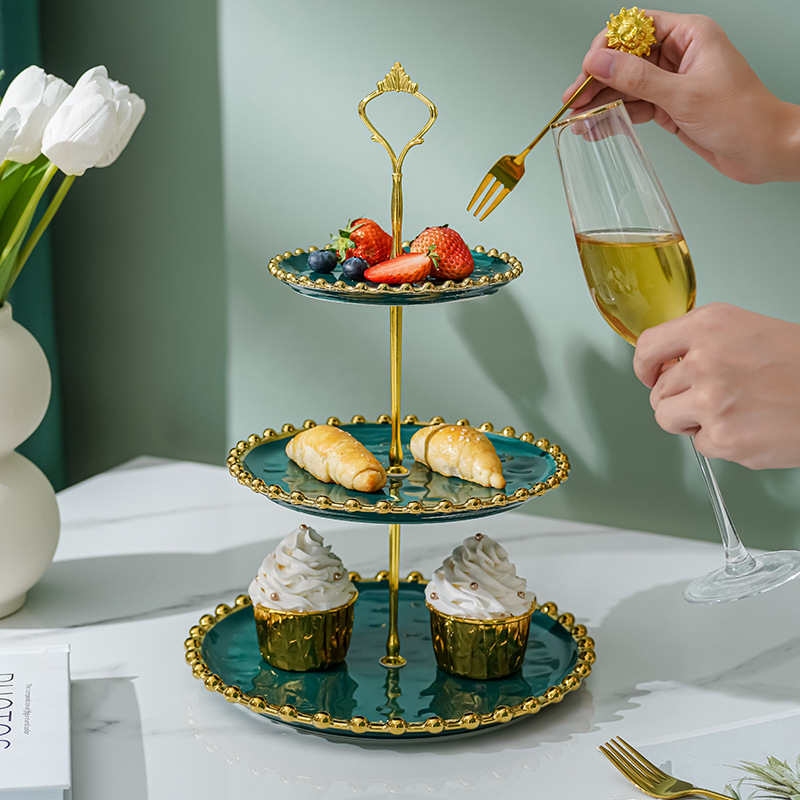 Luz de estilo europeo de cerámica de lujo de tres capas plato de fruta creativa sala de estar en casa tarde té caramelo postre estante postre bandeja