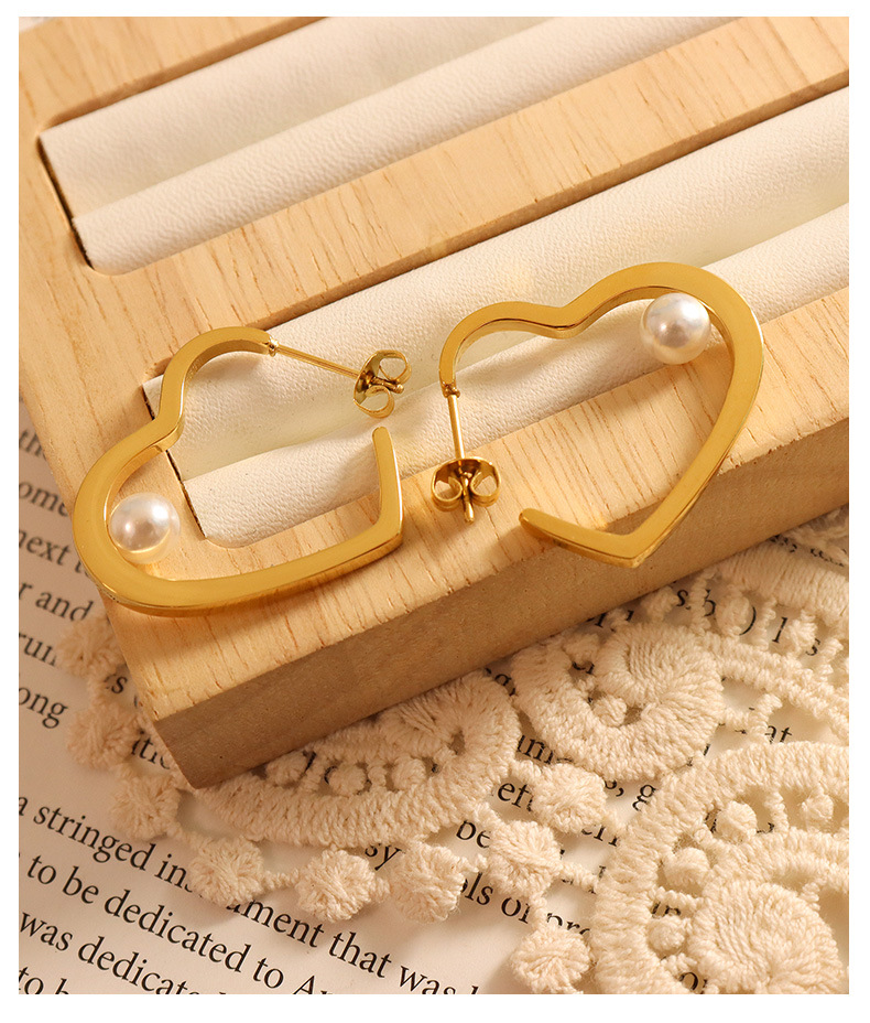 retro simple temperament fashion titanium steel pearl love earrings