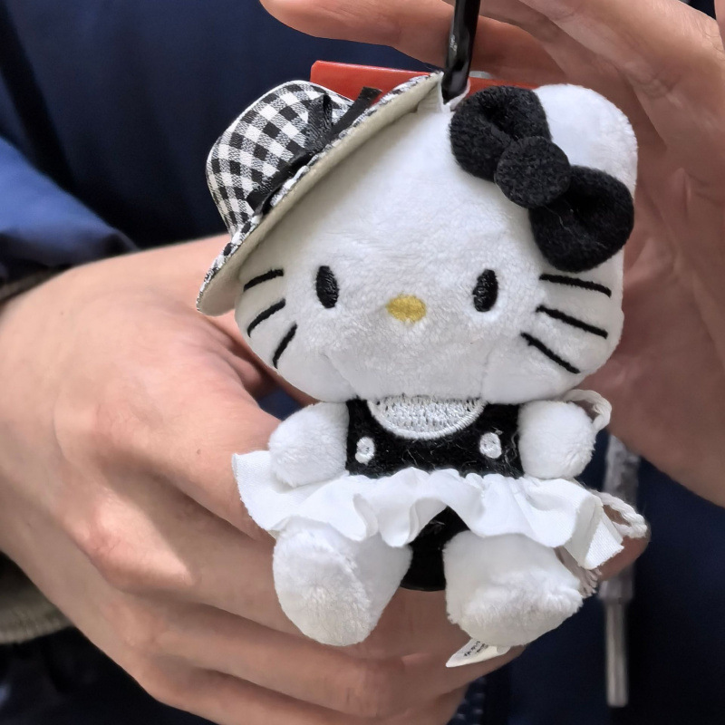黑色草帽kitty帽宝宝挂件爱心扣公仔玩偶可爱赫本风挂饰钥匙扣|undefined