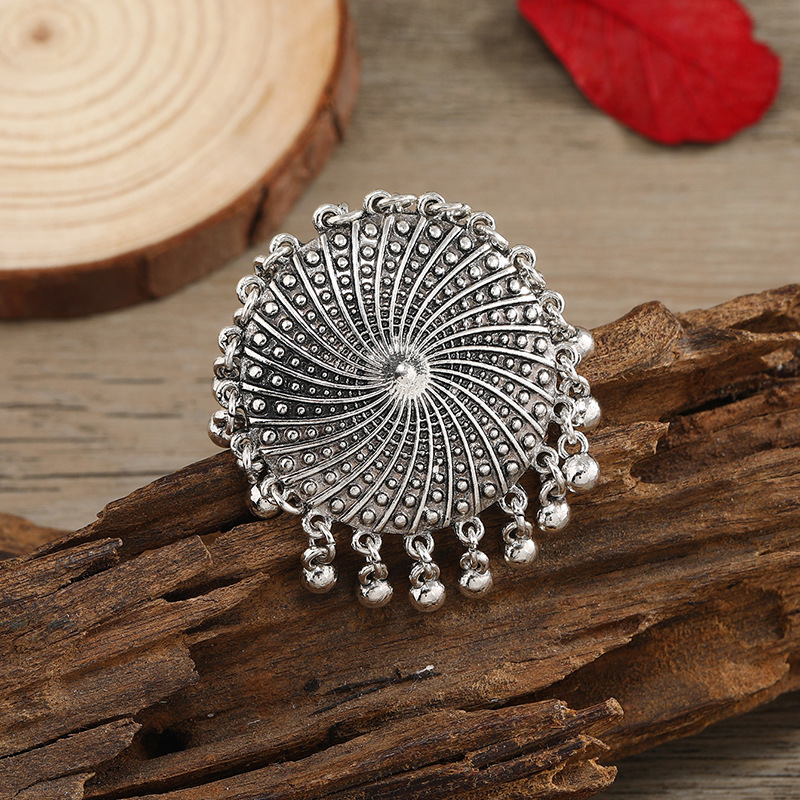 Retro fashionable adjustable ring