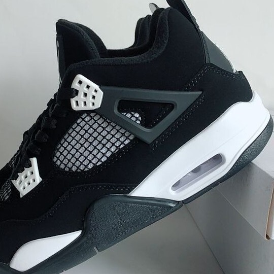 Putian shoes, foreign trade, popular models: Black Cat, White Sail, Electric Mother, White Cement basketball high-top shoes, basketball shoes, men's and women's sports shoes Putian shoes, foreign trade, popular models: Black Cat, White Sail, Electric Mother, White Cement basketball high-top shoes, basketball shoes, men's and women's sports shoes