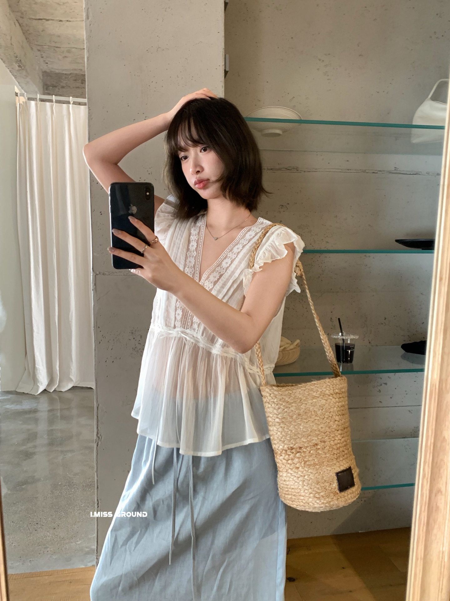Áo sơ mi nữ cổ V ren hoa xếp tầng thêu hoa tay dài eo thắt dây — Xanh da trờicolor, màu trắng chi tiết 7