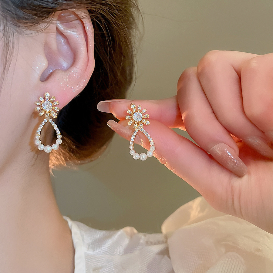 Temperamento de pendientes verdes pendientes ligeros lujosos de alto nivel sensación de pendientes zircon flores joyas geométricas al por mayor fábrica