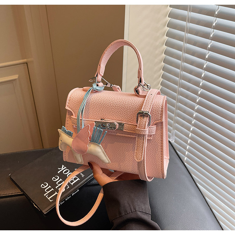 The Korean version of the hand-held small square bag for women in 2025, a new single-shoulder bag with a niche design, simple and versatile, trendy crossbody Kelly bag undefined