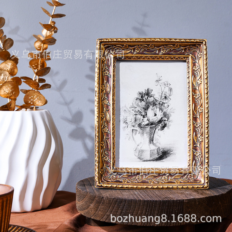 Classical Carved Antique Sinomenine Resin Photo Frame Suitable for Home Photo Decoration and Shooting Photography Props Classical Carved Antique Sinomenine Resin Photo Frame Suitable for Home Photo Decoration and Shooting Photography Props