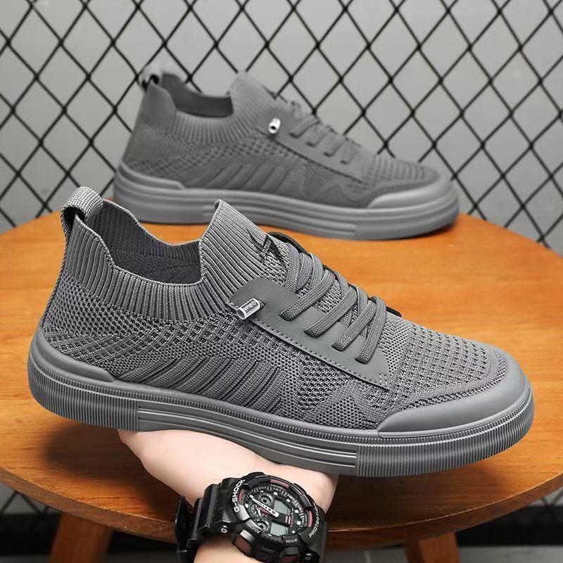 Zapatos casuales de hombre nuevos zapatos casuales transpirables de verano con un zapato de hombre zapatos de malla de vuelo zapatos perezosos para hombre